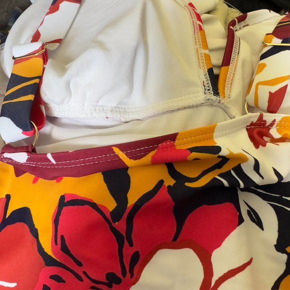 NWT $108 Anne Cole One PC PLUS Swimsuit Floral V-Neckline Ruffle Straps - Picture 4 of 6